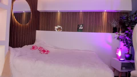 Camila online show from 12/20/24, 12:30