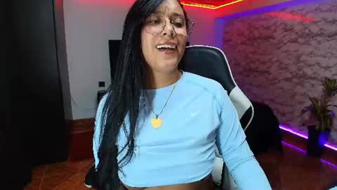 Snapshot of camila_iroose chatting on 08/10/26, 01:20 Camila Roose online show from 08/10/26, 01:20
