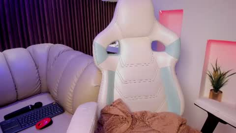 Snapshot of camila_martinez9 chatting on 07/24/26, 03:54 camila_martinez9 online show from 07/24/26, 03:54