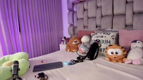 Snapshot of camila_matinez_ chatting on 01/28/25, 02:43 Camila online show from 01/28/25, 02:43