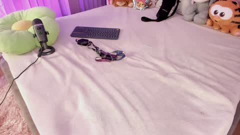 Snapshot of camila_matinez_ chatting on 02/06/25, 02:33 Camila online show from 02/06/25, 02:33