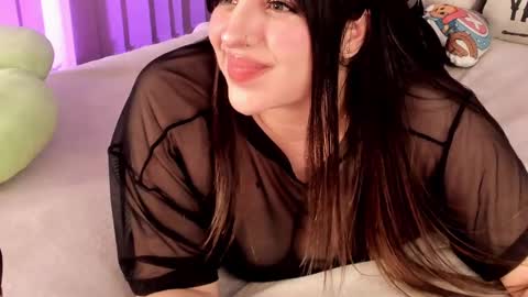 Snapshot of camila_matinez_ chatting on 02/20/25, 11:32 Camila online show from 02/20/25, 11:32
