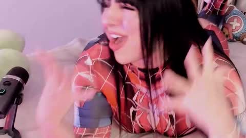 Snapshot of camila_matinez_ chatting on 10/14/25, 12:00 Camila online show from 10/14/25, 12:00