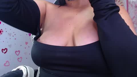 Snapshot of camila_pandora_ch chatting on 03/06/25, 01:46 Cami online show from 03/06/25, 01:46