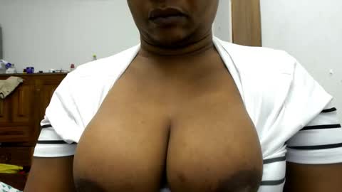 Camila online show from 11/24/25, 10:48