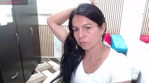 Camila Vargas online show from 05/30/26, 06:49