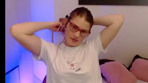 Snapshot of camila_ventura chatting on 06/15/26, 01:02 Camila ventura online show from 06/15/26, 01:02