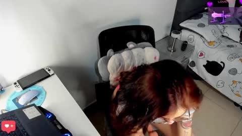 Snapshot of camilaalee chatting on 03/03/25, 12:37 CAMILAA LEE online show from 03/03/25, 12:37