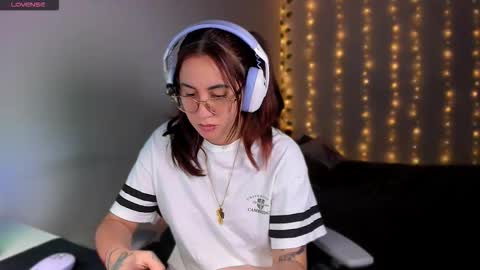 Snapshot of camilaalee chatting on 10/29/25, 04:37 CAMILAA LEE online show from 10/29/25, 04:37