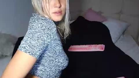camilamarsh online show from 06/17/26, 02:51