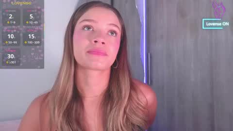 Snapshot of camilamonroee chatting on 04/24/26, 02:08 Camila Monroee online show from 04/24/26, 02:08