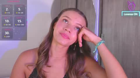Snapshot of camilamonroee chatting on 05/15/26, 01:51 Camila Monroee online show from 05/15/26, 01:51