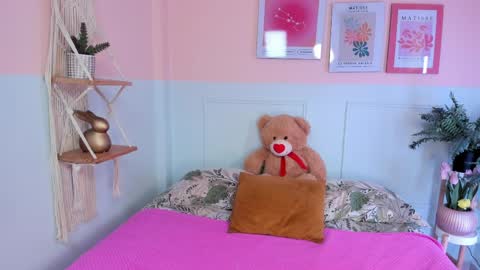 Camila  online show from 04/08/26, 04:23