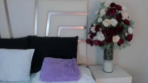 Snapshot of camilasofiia chatting on 12/19/24, 06:01 Camila online show from 12/19/24, 06:01