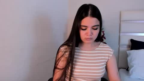 Snapshot of camilasofiia chatting on 01/16/25, 08:14 Camila online show from 01/16/25, 08:14