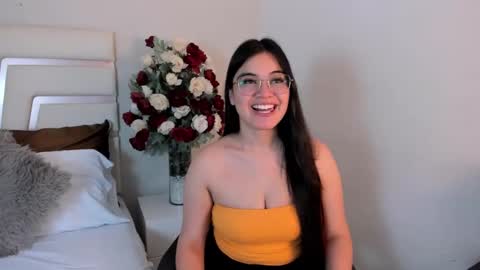 Snapshot of camilasofiia chatting on 02/22/25, 07:47 Camila online show from 02/22/25, 07:47