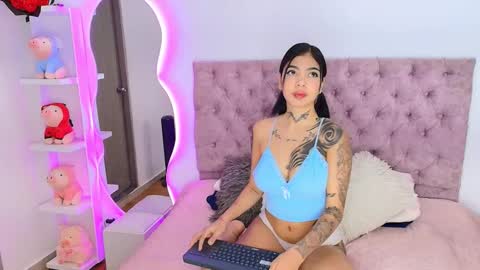 Camila Velour  online show from 05/25/26, 10:54