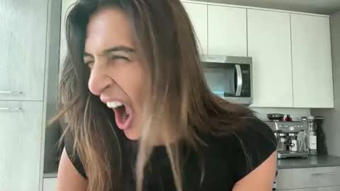 camiliakxoxo online show from 11/16/25, 02:00