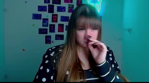 Snapshot of camilla_body chatting on 04/22/26, 06:16 Camilla online show from 04/22/26, 06:16