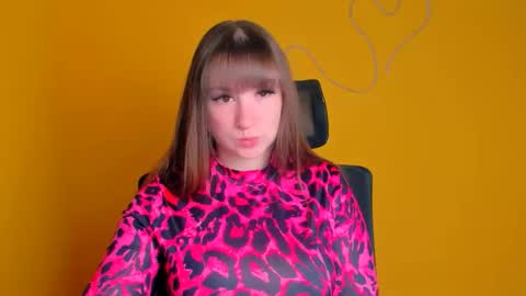 Snapshot of camilla_body chatting on 04/24/26, 05:54 Camilla online show from 04/24/26, 05:54