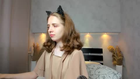 Camilla online show from 09/14/25, 12:10