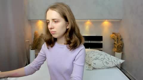 Camilla online show from 10/03/25, 12:07