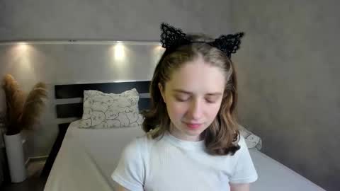 Camilla online show from 10/06/25, 01:03