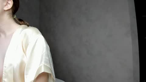 Camilla online show from 12/02/25, 01:00