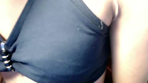 Camilla online show from 01/11/25, 01:37