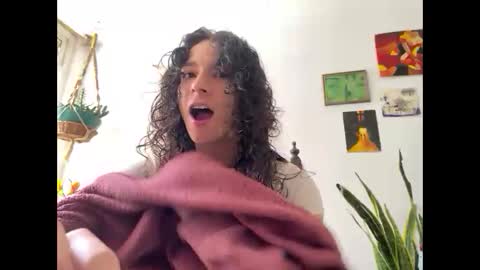 Snapshot of camille_delrey chatting on 11/12/25, 03:45 Camille online show from 11/12/25, 03:45