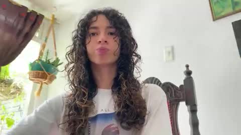 Snapshot of camille_delrey chatting on 12/18/25, 04:35 Camille online show from 12/18/25, 04:35