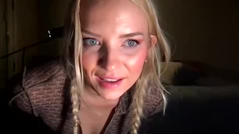 Snapshot of camilleclairexo chatting on 05/12/26, 06:54 camilleclairexo online show from 05/12/26, 06:54