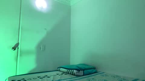 camilo_contre21 online show from 01/30/25, 08:42