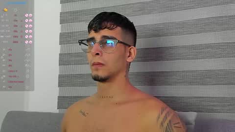   INDEPENDENT MODEL online show from 01/25/25, 08:42