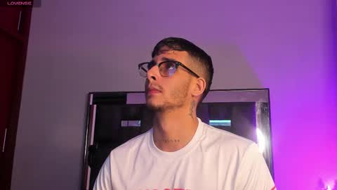   INDEPENDENT MODEL online show from 03/07/25, 05:08