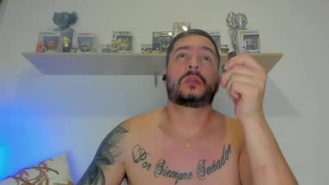 camilo_restrepo21 online show from 04/05/26, 12:08