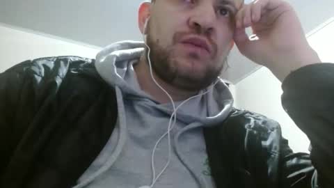 Snapshot of camiloking17 chatting on 09/15/25, 05:18 camilo online show from 09/15/25, 05:18