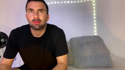 camilor_30 online show from 02/04/26, 10:32