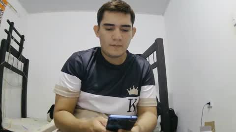 Snapshot of camilowhite_ chatting on 09/17/25, 01:51 Camilowhite online show from 09/17/25, 01:51
