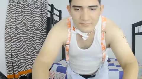 Snapshot of camilowhite_ chatting on 10/27/25, 08:35 Camilowhite online show from 10/27/25, 08:35