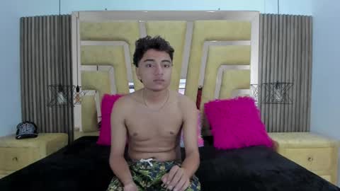 Snapshot of camilowhites chatting on 02/27/25, 11:26 CamilowhiteS online show from 02/27/25, 11:26