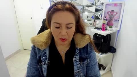 camixxx_m online show from 02/12/26, 01:28