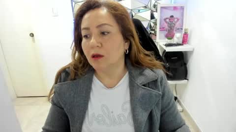 Snapshot of camixxx_m chatting on 05/09/26, 12:21 camixxx_m online show from 05/09/26, 12:21
