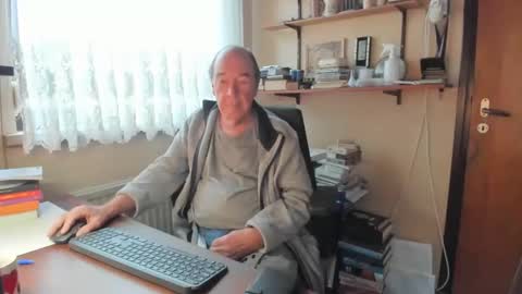 Snapshot of cammee chatting on 01/05/25, 11:26 Cammee online show from 01/05/25, 11:26