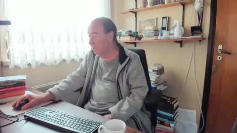 Snapshot of cammee chatting on 01/08/25, 11:32 Cammee online show from 01/08/25, 11:32