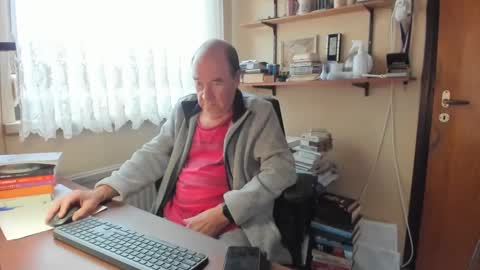 Snapshot of cammee chatting on 01/16/25, 11:58 Cammee online show from 01/16/25, 11:58