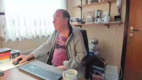 Snapshot of cammee chatting on 01/30/25, 12:48 Cammee online show from 01/30/25, 12:48