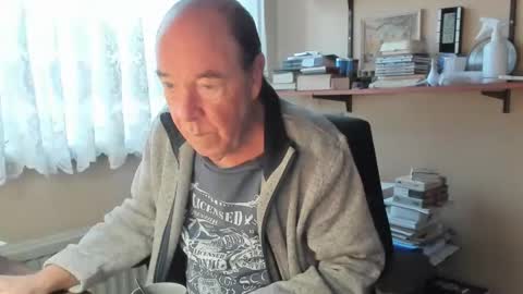 Snapshot of cammee chatting on 02/13/25, 08:27 Cammee online show from 02/13/25, 08:27