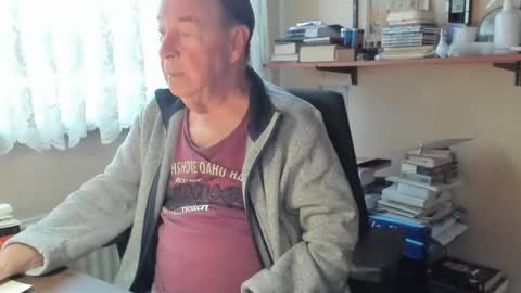 Snapshot of cammee chatting on 02/24/25, 08:17 Cammee online show from 02/24/25, 08:17