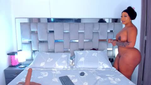 Camila online show from 12/21/25, 03:52